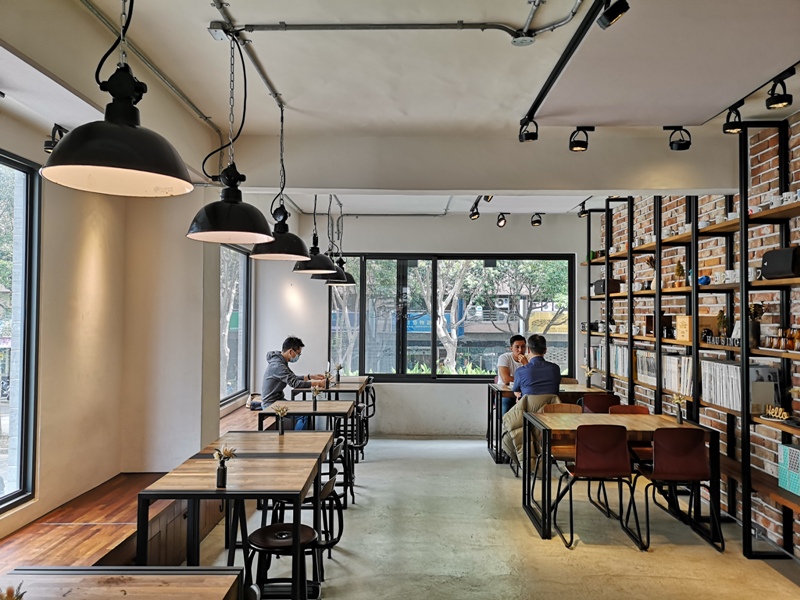 hausinc12 台中北區-HAUSINC CAFE簡約現代明亮舒適 一杯咖啡飲春光