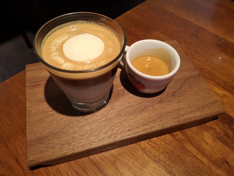 rufouscoffee15 大安-Rufous Coffee Roasters帶著神秘感有點老派的知名咖啡館