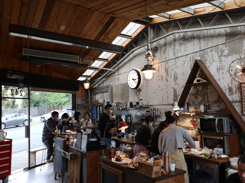 runiscoffee130104 文山-小廢墟Ruins Coffee Roasters老屋新生命 鐵皮屋下的文青咖啡 老宅 甜點搭咖啡好美味