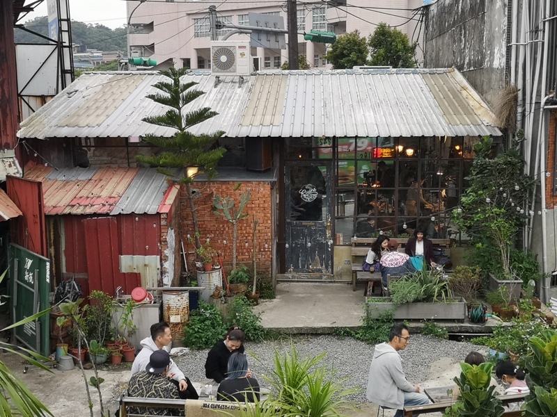 runiscoffee130115 文山-小廢墟Ruins Coffee Roasters老屋新生命 鐵皮屋下的文青咖啡 老宅 甜點搭咖啡好美味
