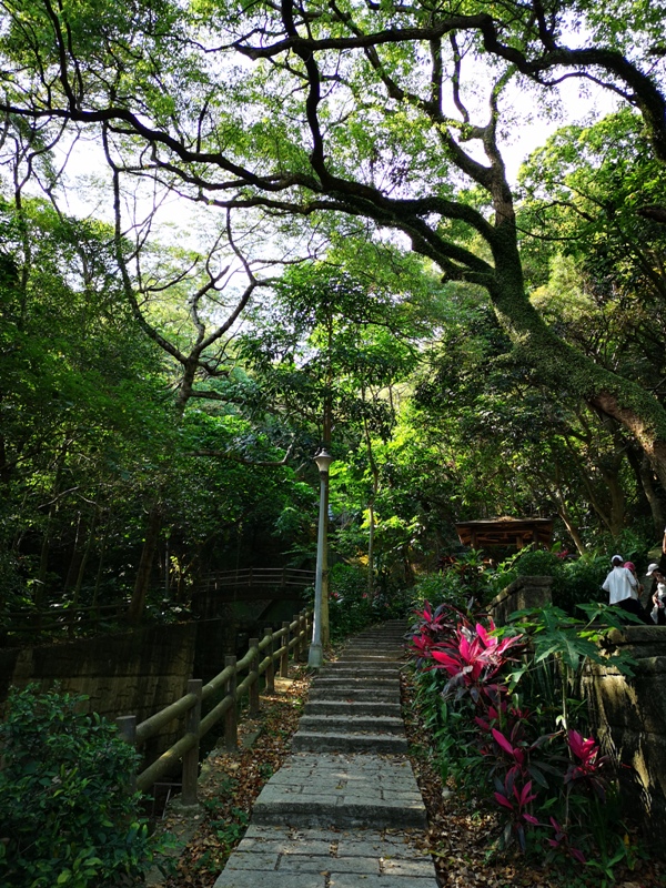 goldenfacemt04 內湖-金面山 華山論劍剪刀石 大石壁輕鬆有趣