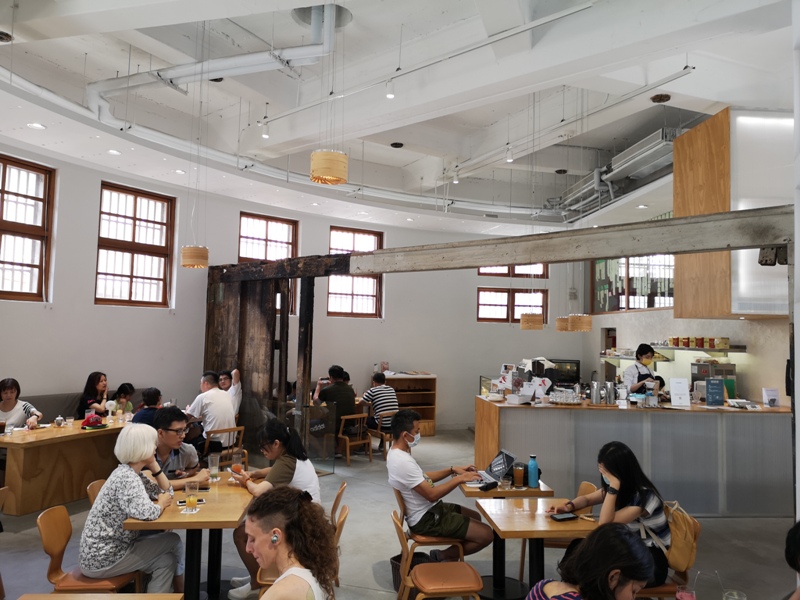 motcafe07 萬華-新富町文化市場老建築舊味道 馬蹄形天井超好拍  順便明日咖啡喝一杯