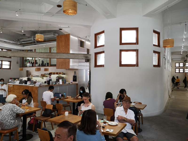 motcafe08 萬華-新富町文化市場老建築舊味道 馬蹄形天井超好拍 順便明日咖啡喝一杯