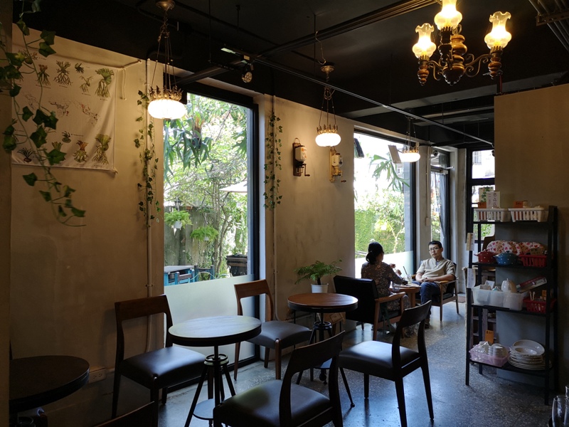 whitedeer18 板橋-白鹿咖啡 小花園的幽靜空間  有蟬聲鳥叫的午後咖啡杯