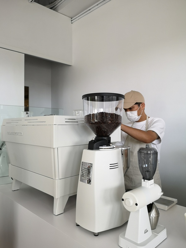 dateless11 三重-Dateless Coffee純白的時尚 不趕時間只有與朋友的輕鬆對談