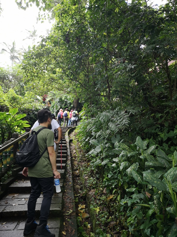 oldplace361108 士林-劍潭站到劍南路站 橫跨劍潭山  老地方觀機平台賞台北