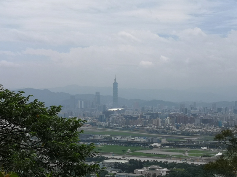 oldplace361120 士林-劍潭站到劍南路站 橫跨劍潭山  老地方觀機平台賞台北