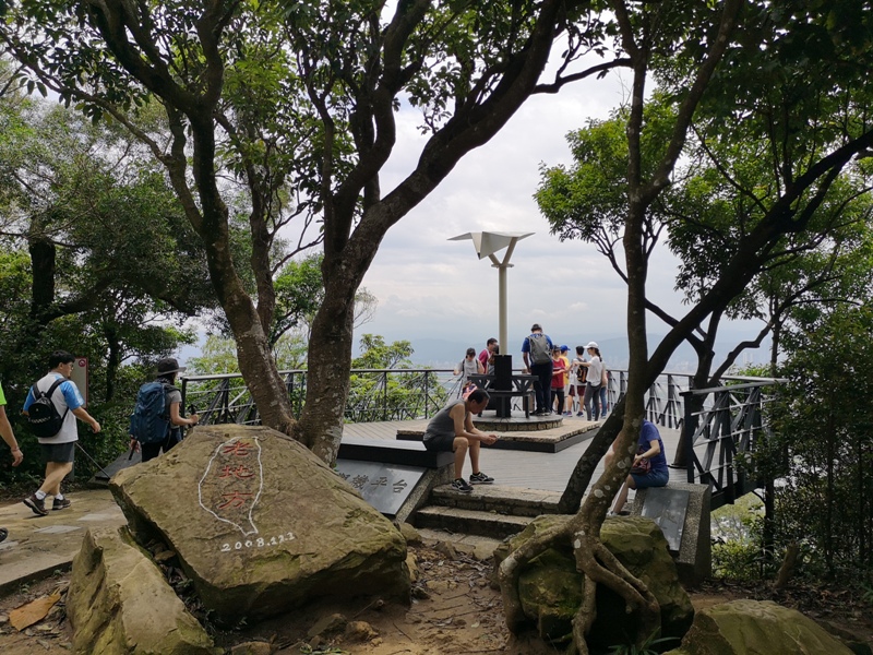 oldplace361124 士林-劍潭站到劍南路站 橫跨劍潭山  老地方觀機平台賞台北