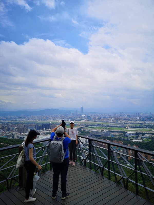 oldplace361126 士林-劍潭站到劍南路站 橫跨劍潭山  老地方觀機平台賞台北