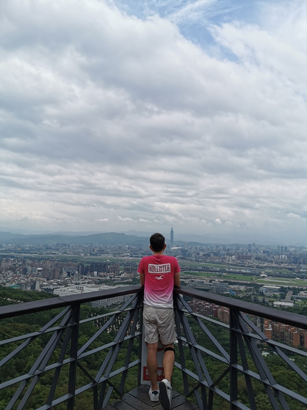 士林-劍潭站到劍南路站 橫跨劍潭山  老地方觀機平台賞台北