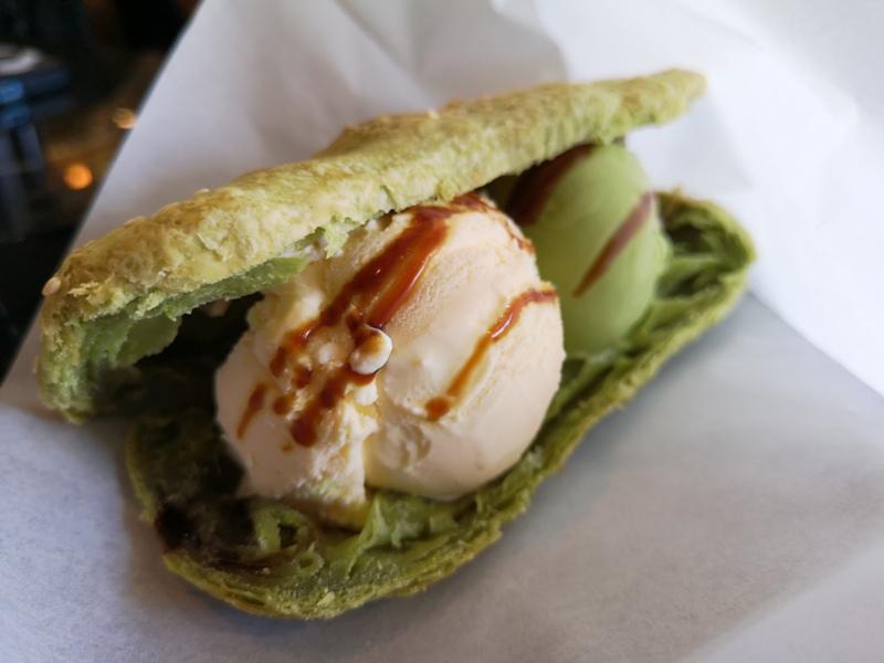 tuman24 基隆-圖們咖啡 正濱漁港彩色屋之黑色大方咖啡館 漁港風光盡收眼底