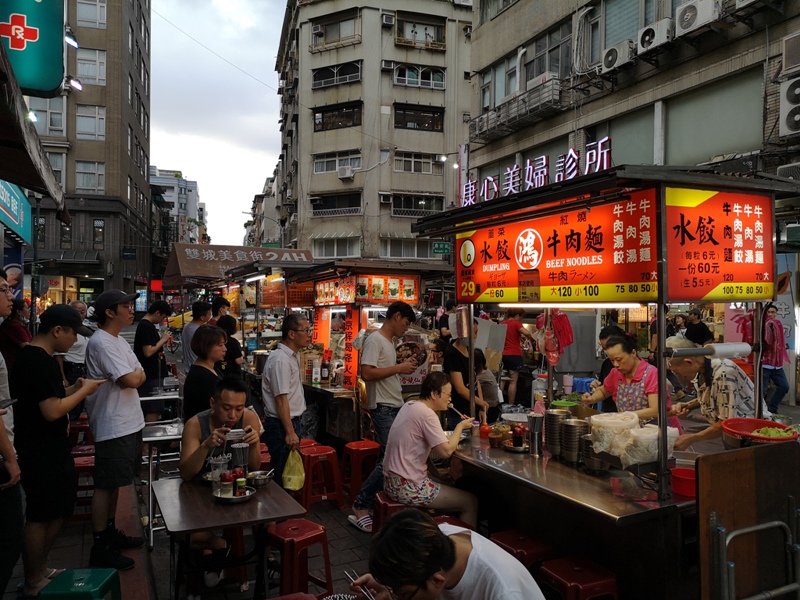 twintownstreet01 中山-雙城街夜市 鴻水餃牛肉麵/城市愛玉/脆皮鮮奶甜甜圈