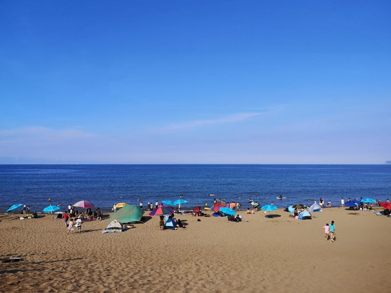 quietbdays05 金山-Quiet B. Days靠北過日子 好遠的北海岸藍屋 豔陽下的休息站