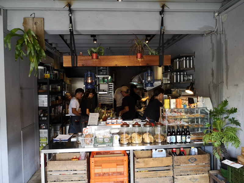 quietbdays09 金山-Quiet B. Days靠北過日子 好遠的北海岸藍屋 豔陽下的休息站