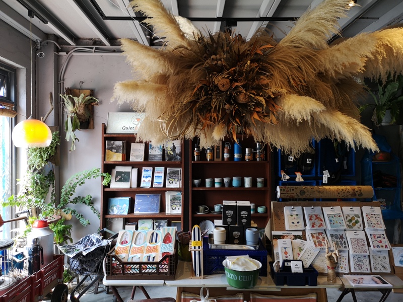 quietbdays10 金山-Quiet B. Days靠北過日子 好遠的北海岸藍屋 豔陽下的休息站