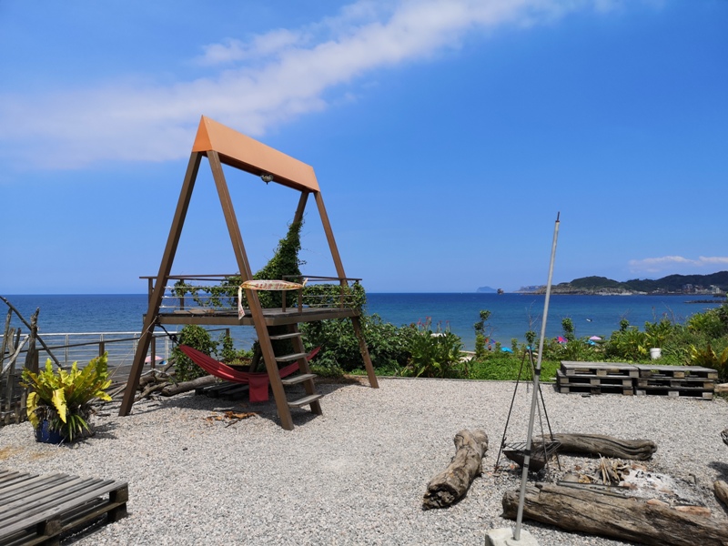 quietbdays24 金山-Quiet B. Days靠北過日子 好遠的北海岸藍屋 豔陽下的休息站