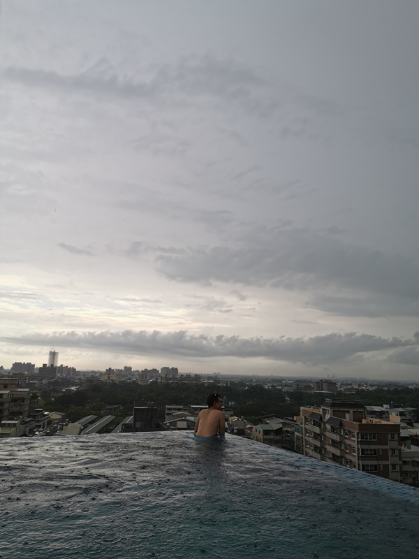 hotelday37 嘉義-桃城茶樣子 最美的飯店 最狼狽的泳池照