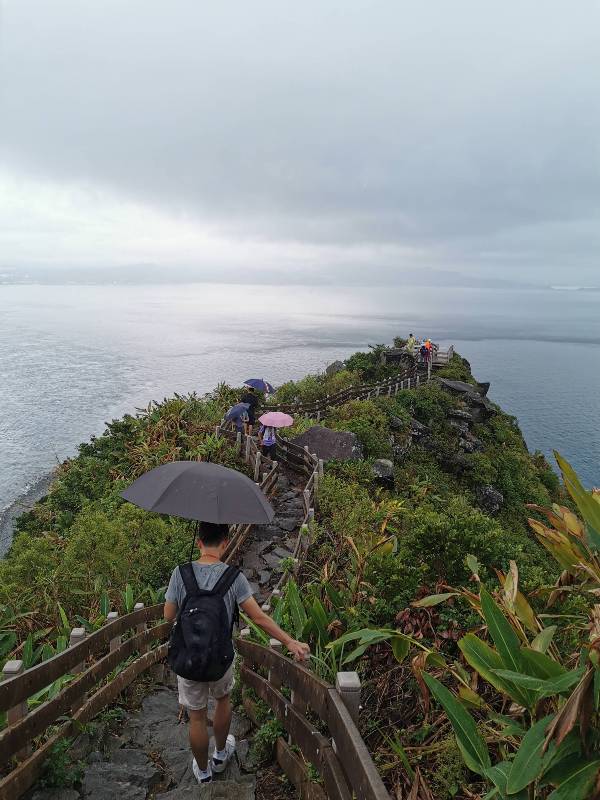基隆-首登基隆嶼 攀上最高峰 基隆外海孤獨的存在