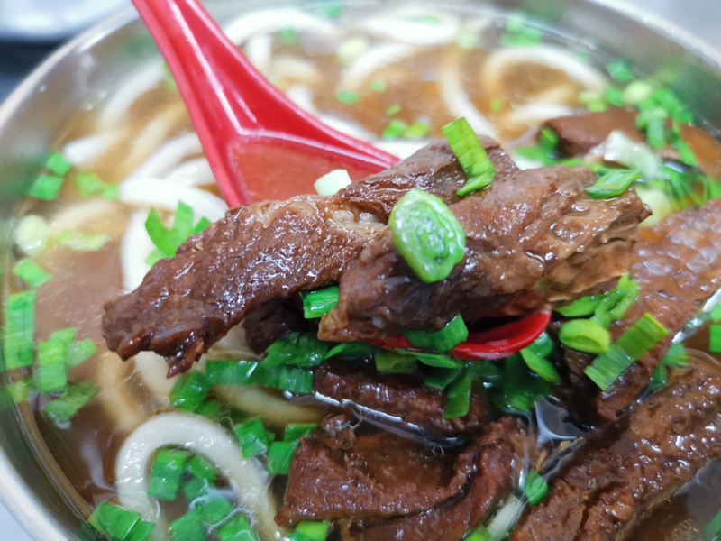 beefnoodlesliu111111109 中正-劉山東牛肉麵 必比登推薦 但我不愛的清爽湯頭...