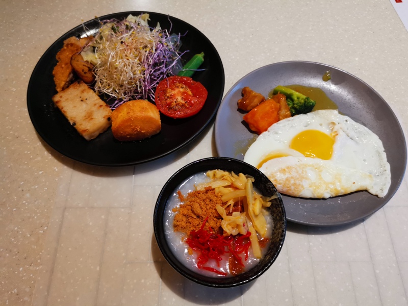 courtyarddowntown26 中山-國泰萬怡 新的就是好...但細緻度少了點