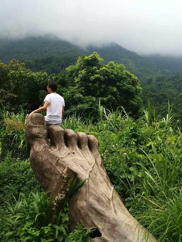 gianthands11 和平-巨人之手 失落的悲傷的遺落在荒野中的巨人