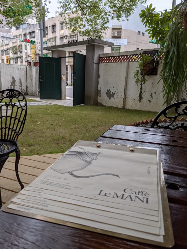 caffelemani15 內湖-啄手咖啡 大馬路旁的寧靜角落