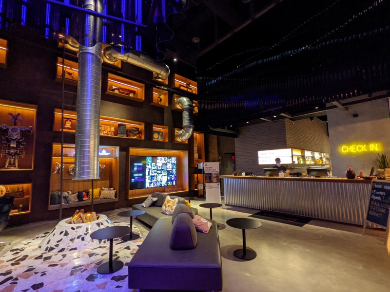 moxytaichung04 南屯-Moxy台中 萬豪潮飯店又一間 簡約IKEA風大廳宛如遊戲間