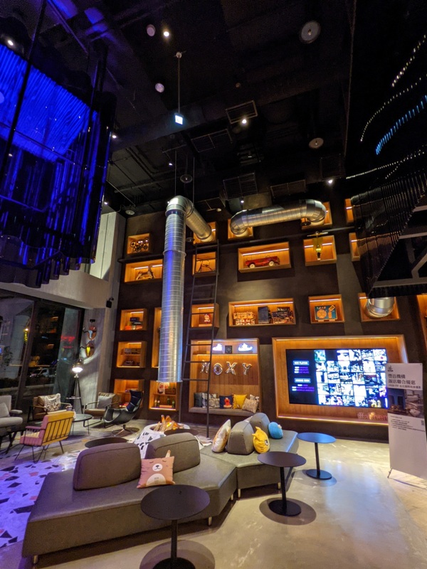 moxytaichung08 南屯-Moxy台中 萬豪潮飯店又一間 簡約IKEA風大廳宛如遊戲間