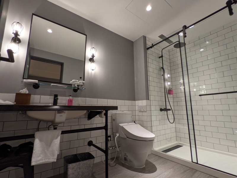 moxytaichung21 南屯-Moxy台中 萬豪潮飯店又一間 簡約IKEA風大廳宛如遊戲間