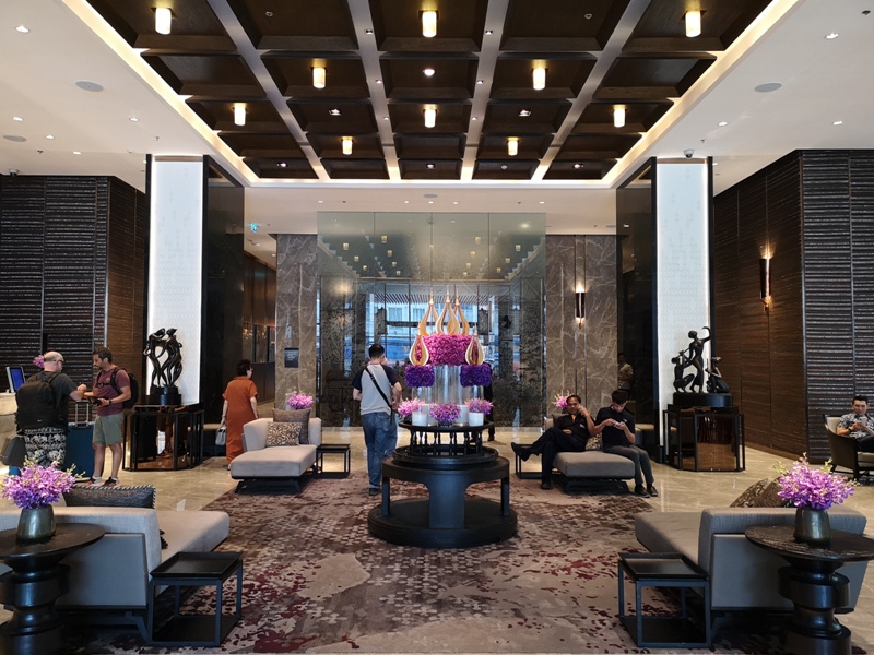 surawongselobby01 Bangkok-曼谷Marriott Hotel The Surawongse太超值...完美住宿大套房網美游池