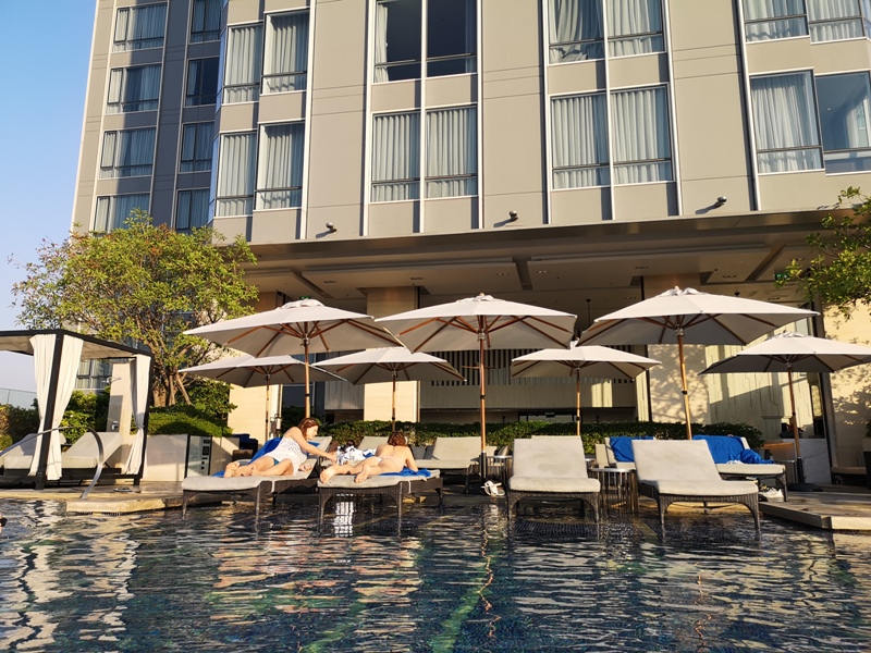 surawongsepool0110 Bangkok-曼谷Marriott Hotel The Surawongse太超值...完美住宿大套房網美游池