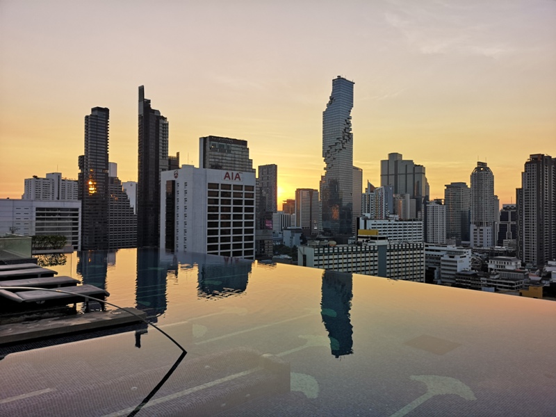 surawongsepool0111 Bangkok-曼谷Marriott Hotel The Surawongse太超值...完美住宿大套房網美游池