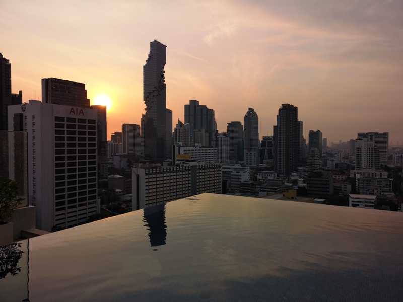 surawongsepool0118 Bangkok-曼谷Marriott Hotel The Surawongse太超值...完美住宿大套房網美游池