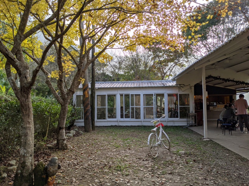 maplenorthcape12 尖石-楓北角 綠樹紅橋白屋 北角吊橋旁景觀咖啡