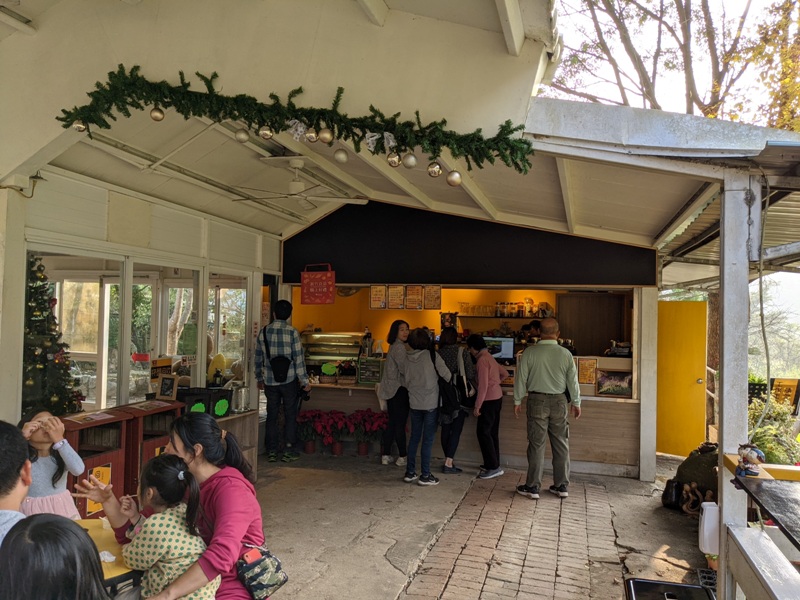 maplenorthcape16 尖石-楓北角 綠樹紅橋白屋 北角吊橋旁景觀咖啡