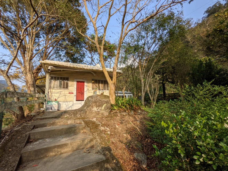 maplenorthcape21 尖石-楓北角 綠樹紅橋白屋 北角吊橋旁景觀咖啡