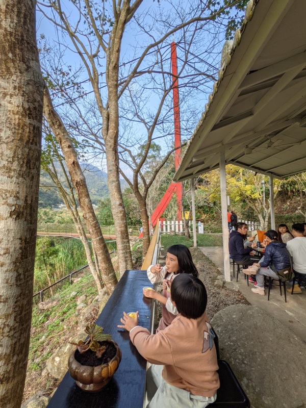 maplenorthcape22 尖石-楓北角 綠樹紅橋白屋 北角吊橋旁景觀咖啡