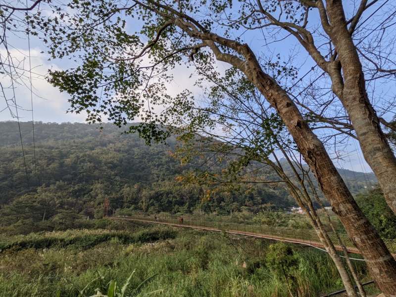 maplenorthcape23 尖石-楓北角 綠樹紅橋白屋 北角吊橋旁景觀咖啡