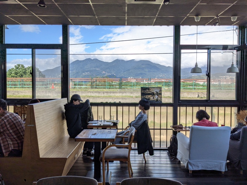 lilikoko10 士林-社子島初訪 Lili Koko Coffee玻璃屋 感受台北市的鄉村風 有水有山的美好環境