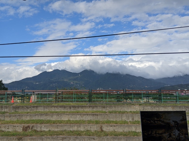 lilikoko13 士林-社子島初訪 Lili Koko Coffee玻璃屋 感受台北市的鄉村風 有水有山的美好環境