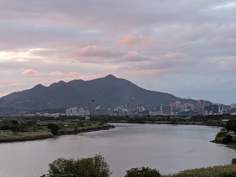 lilikoko30 士林-社子島初訪 Lili Koko Coffee玻璃屋 感受台北市的鄉村風 有水有山的美好環境