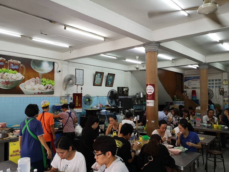 rungrueang07 Bangkok-泰榮米湯粉Guay Tiew Mu Rung Ruean必比登推薦 一碗再一碗的米粉湯