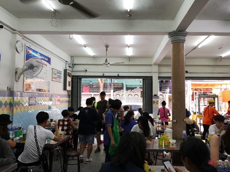 rungrueang08 Bangkok-泰榮米湯粉Guay Tiew Mu Rung Ruean必比登推薦 一碗再一碗的米粉湯