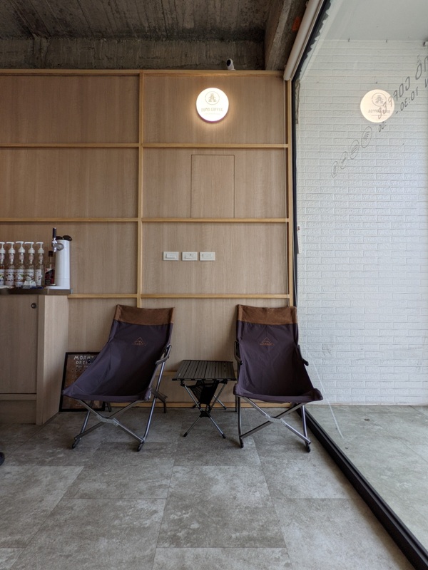 dumbcoffee07 龜山-蠢咖啡Dumb Coffee 簡單明亮好聰明