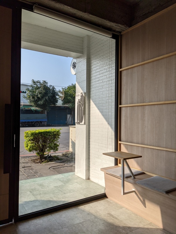 dumbcoffee15 龜山-蠢咖啡Dumb Coffee 簡單明亮好聰明