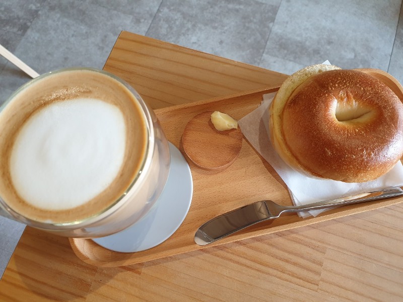 dumbcoffee20 龜山-蠢咖啡Dumb Coffee 簡單明亮好聰明