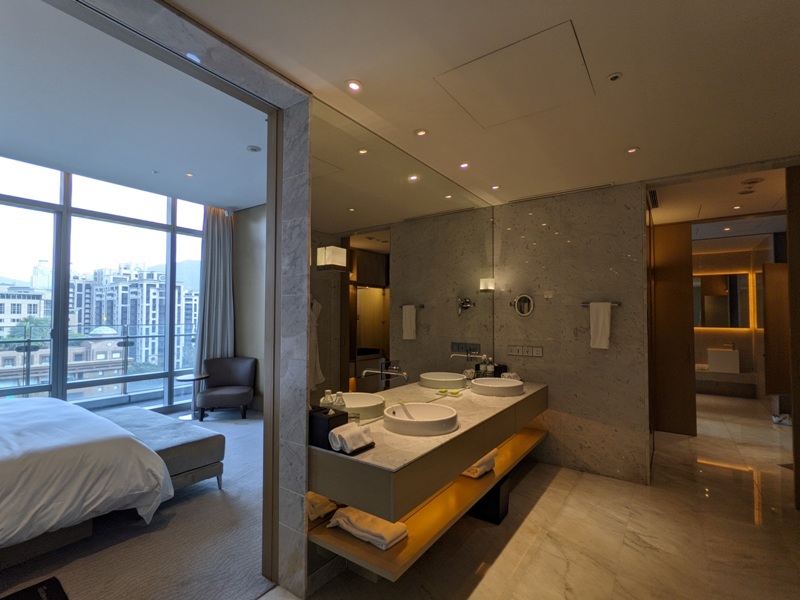 lemeridientaipei226 信義-艾美Le Meridien升等套房享受探索廚房 超享受