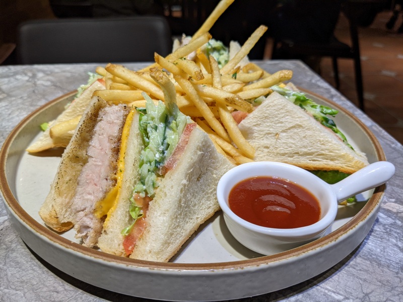 sauteyard08 竹北-小院子 現在客家風 馬告炸雞酥脆 總匯很夠味