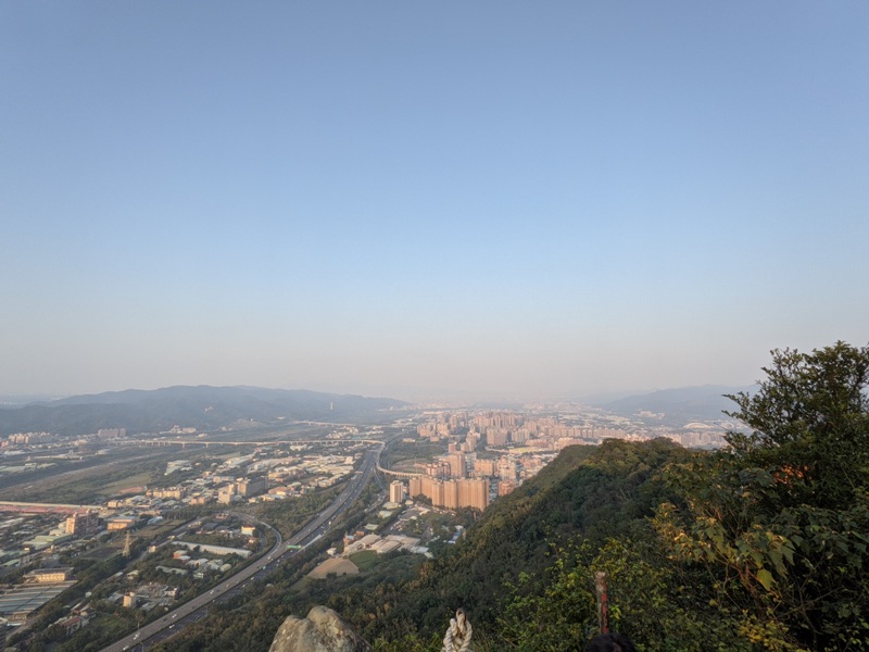 yuanmountain12 三峽-鳶山 登高望遠 擁抱最寬闊的二高景致