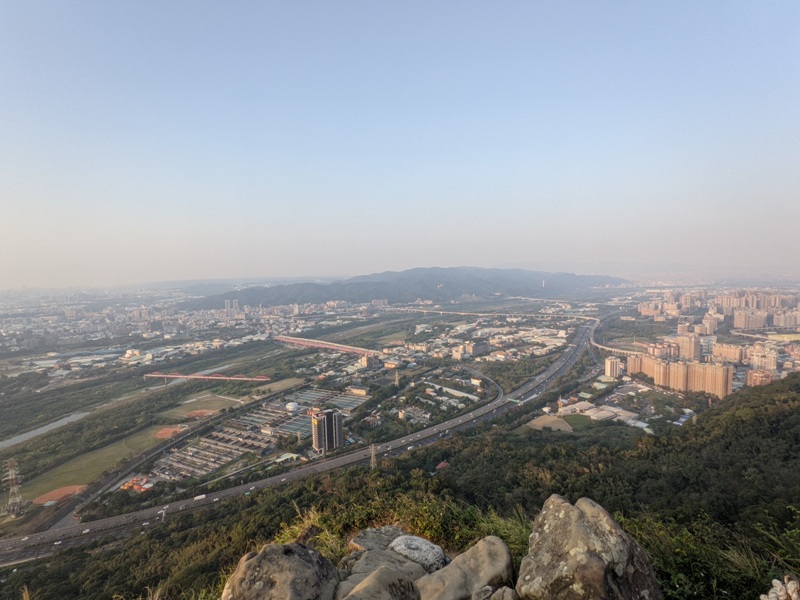 yuanmountain15 三峽-鳶山 登高望遠 擁抱最寬闊的二高景致